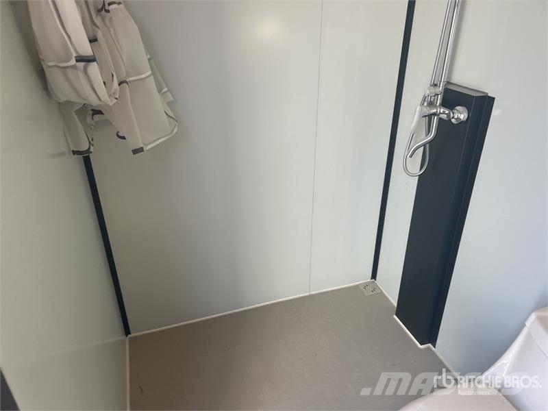 KJ K1522 7 ft 4 in x 5 ft Portable Portable Toilet Kiti naudoti statybos komponentai