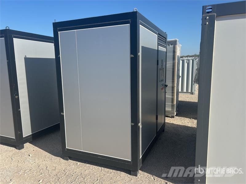 KJ K1522 7 ft 4 in x 5 ft Portable Portable Toilet Kiti naudoti statybos komponentai
