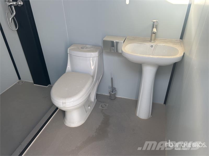 KJ K1522 7 ft 4 in x 5 ft Portable Portable Toilet Kiti naudoti statybos komponentai