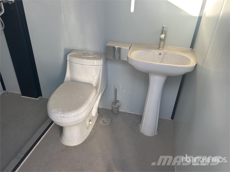 KJ K1522 7 ft 4 in x 5 ft Portable Portable Toilet Kiti naudoti statybos komponentai