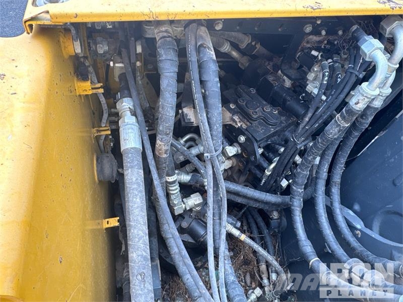 Kobelco SK130LC-11 Tracked Excavator Гусеничные экскаваторы