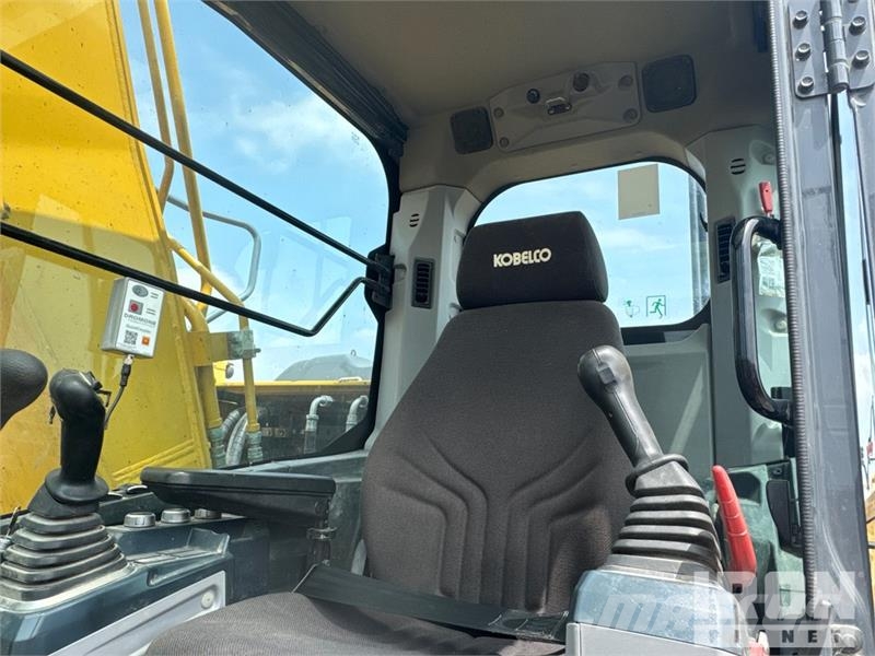 Kobelco SK130LC-11 Tracked Excavator Гусеничные экскаваторы