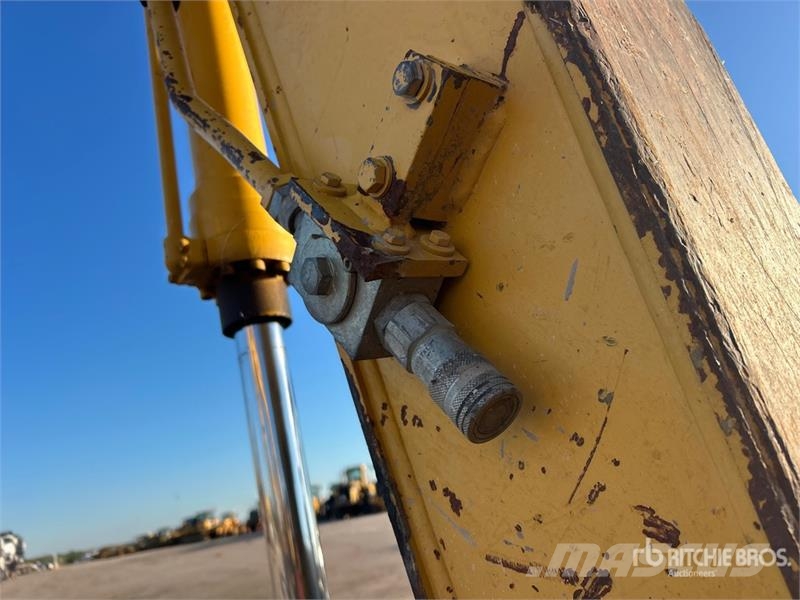 Kobelco SK140SRLC-3 Tracked Excavator Roomikekskavaatorid
