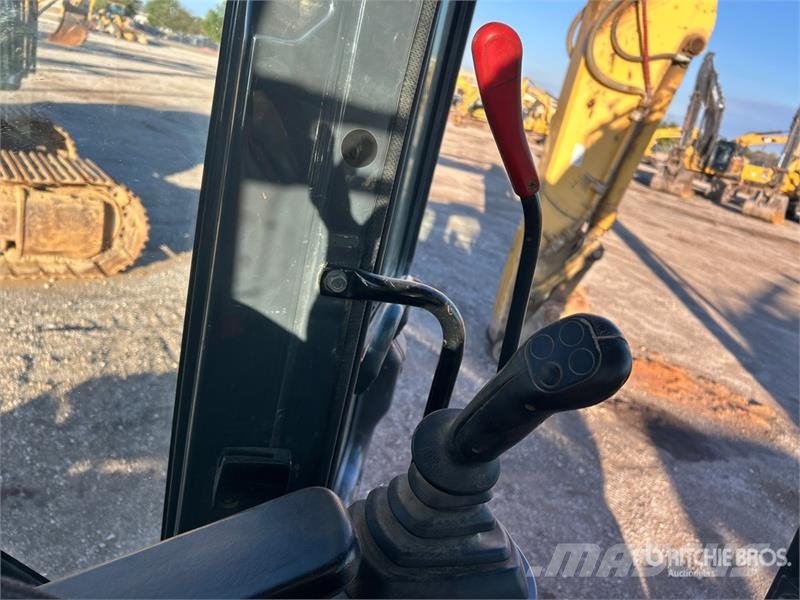 Kobelco SK140SRLC-3 Tracked Excavator Roomikekskavaatorid