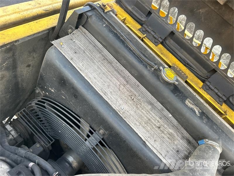 Kobelco SK210LC Bagri goseničarji