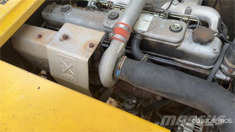 Kobelco SK210LC Pásové rýpadlá