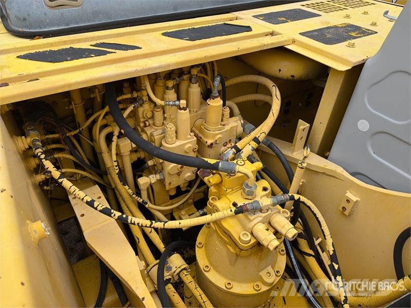 Kobelco SK210LC Pásové rýpadlá