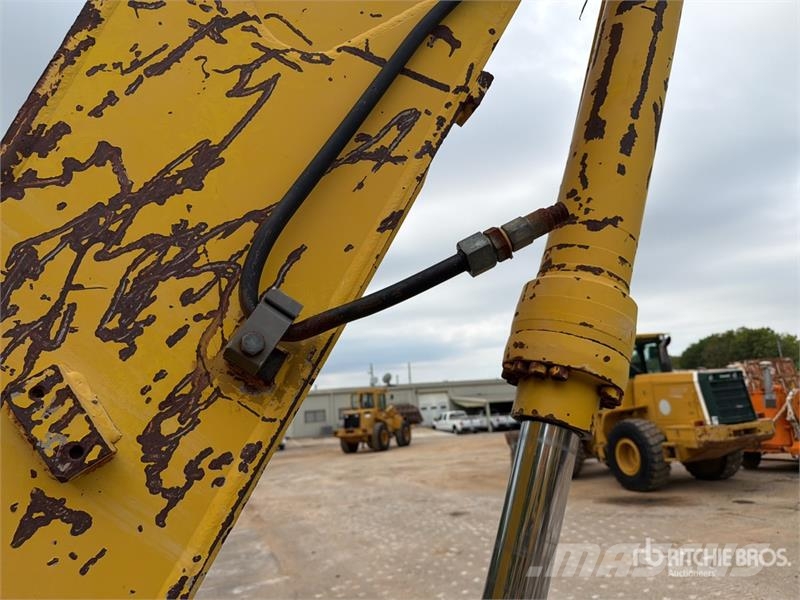 Kobelco SK210LC Pásové rýpadlá