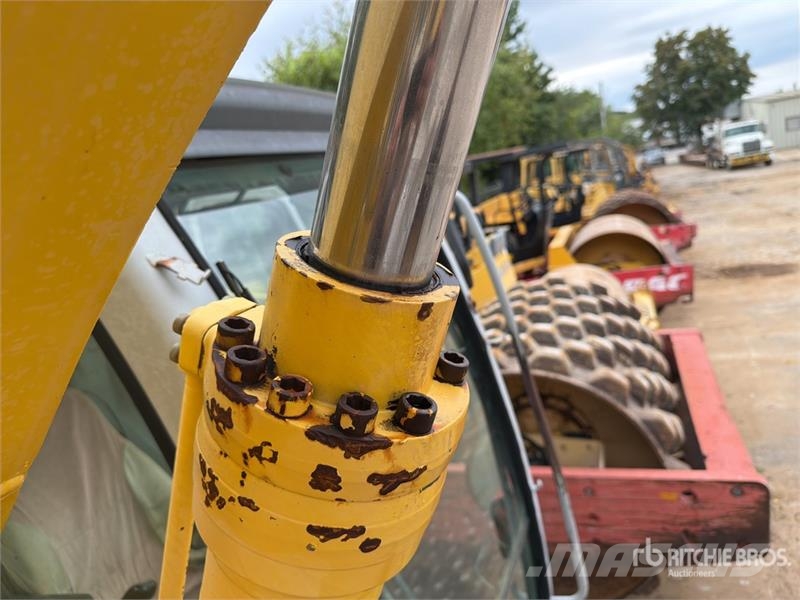 Kobelco SK210LC Pásové rýpadlá