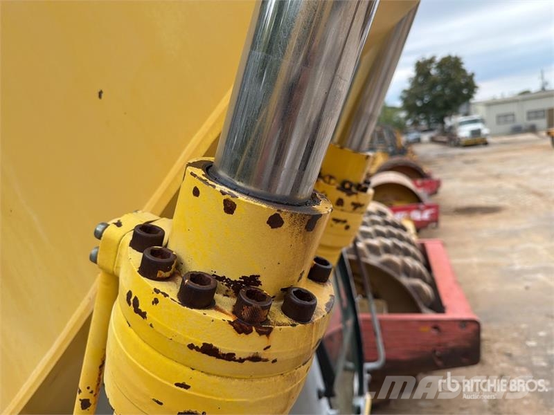 Kobelco SK210LC Pásové rýpadlá