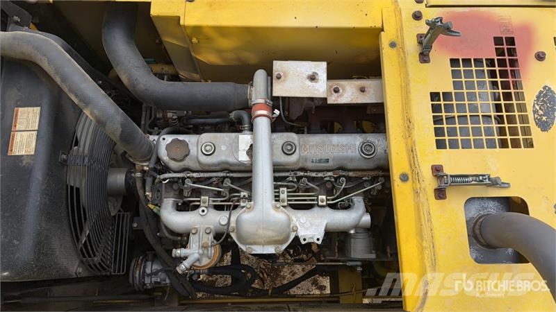 Kobelco SK210LC Pásové rýpadlá