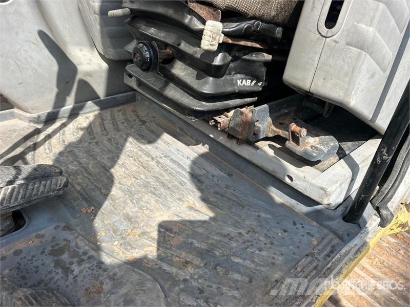Kobelco SK210LC Bagri goseničarji