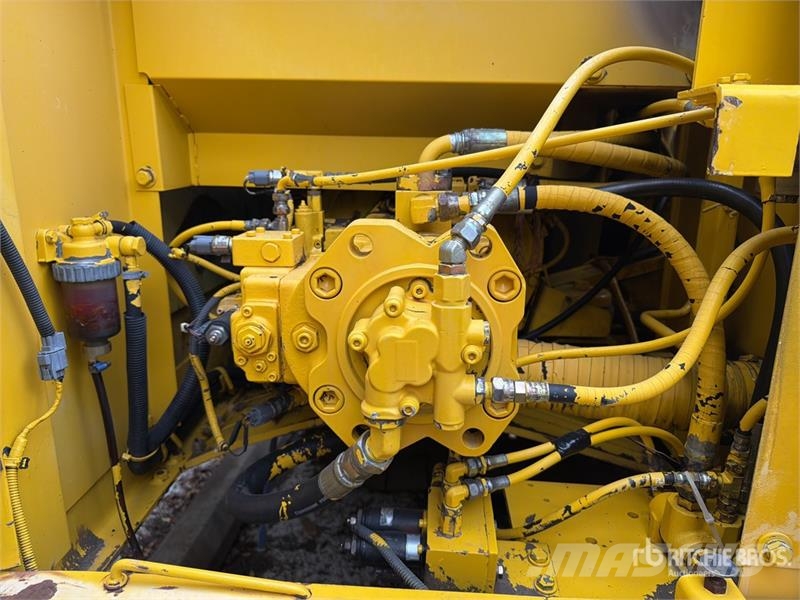 Kobelco SK210LC Pásové rýpadlá