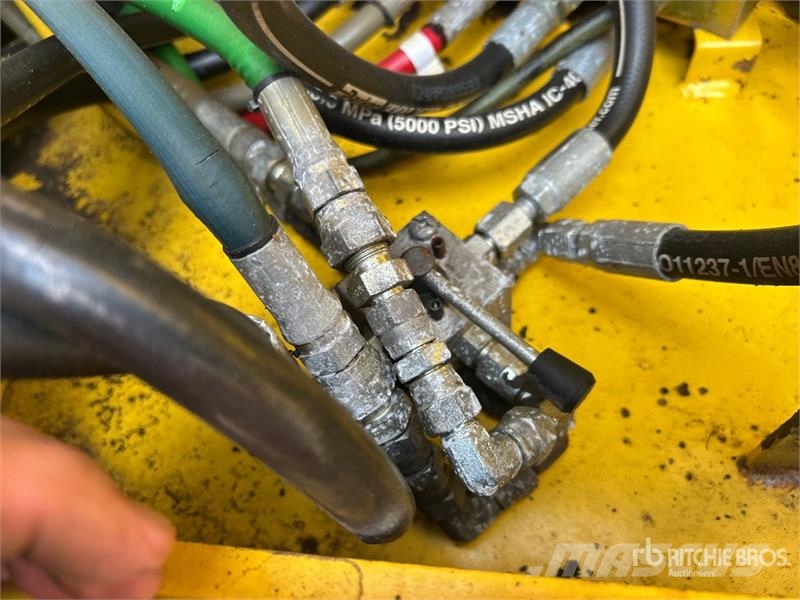 Kobelco SK210LC Bagri goseničarji