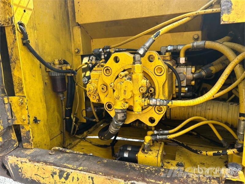 Kobelco SK210LC Bagri goseničarji
