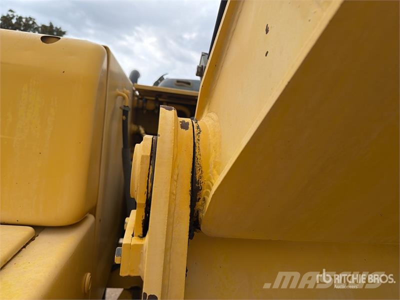 Kobelco SK210LC Pásové rýpadlá