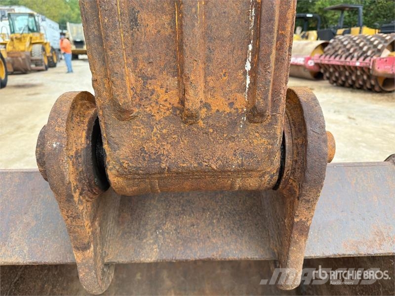 Kobelco SK210LC Pásové rýpadlá