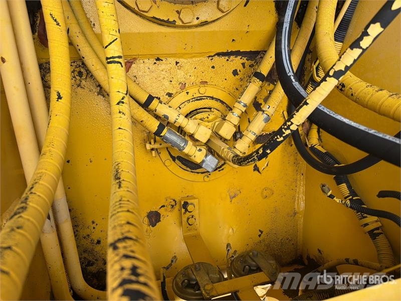 Kobelco SK210LC Pásové rýpadlá