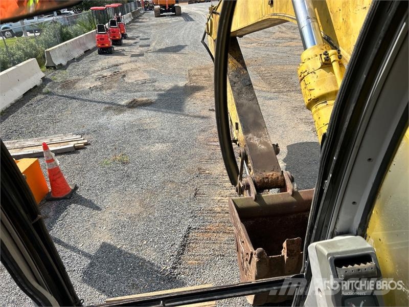 Kobelco SK210LC Bagri goseničarji
