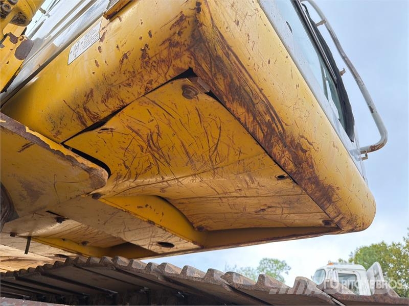 Kobelco SK210LC Pásové rýpadlá