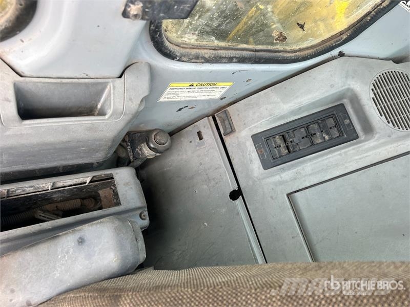 Kobelco SK210LC Bagri goseničarji