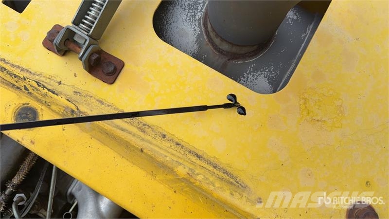 Kobelco SK210LC Pásové rýpadlá