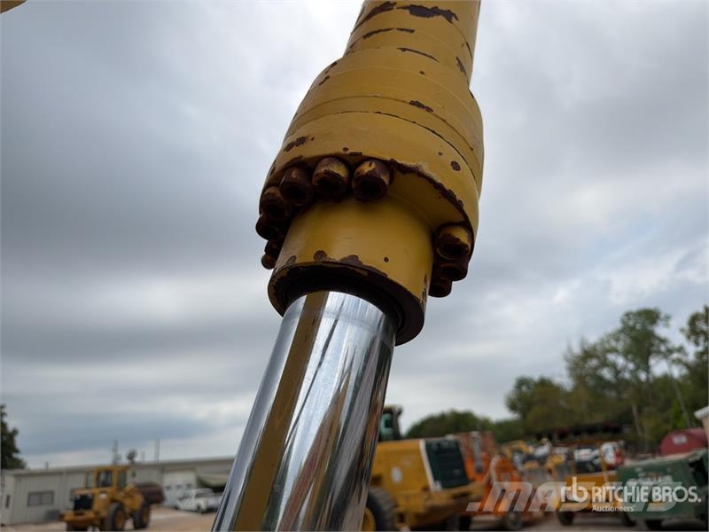 Kobelco SK210LC Pásové rýpadlá