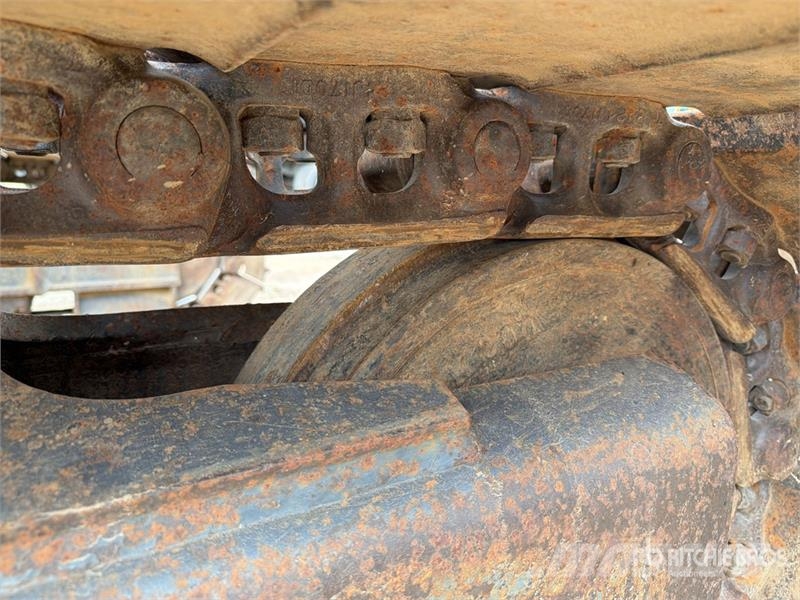 Kobelco SK210LC Pásové rýpadlá