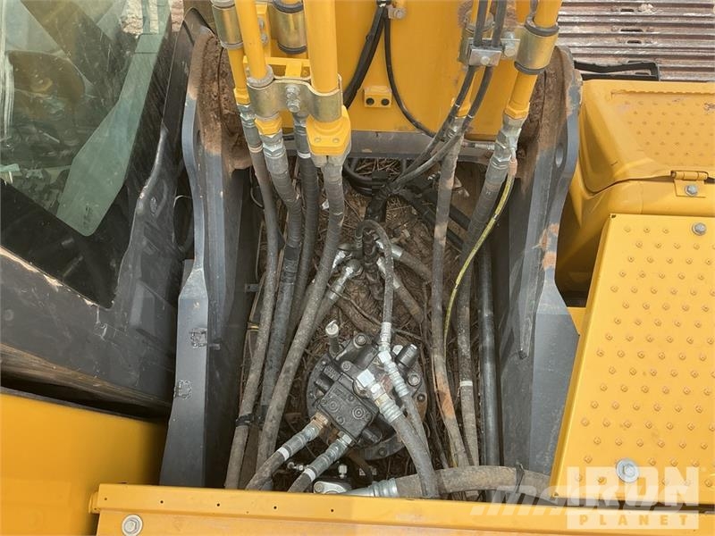 Kobelco SK210LC-11 Tracked Excavator 履帶式 挖土機/掘鑿機/挖掘機