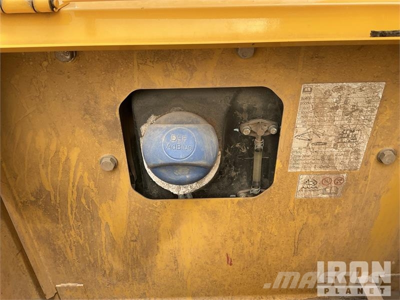 Kobelco SK210LC-11 Tracked Excavator 履帶式 挖土機/掘鑿機/挖掘機