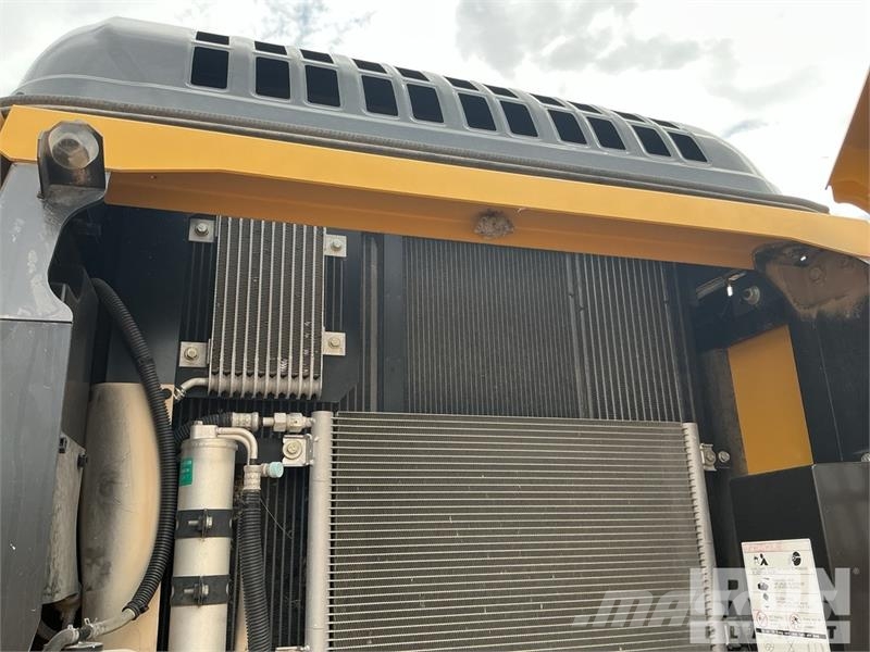 Kobelco SK210LC-11 Tracked Excavator 履帶式 挖土機/掘鑿機/挖掘機