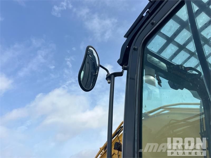Kobelco SK210LC-11 Tracked Excavator Kāpurķēžu ekskavatori