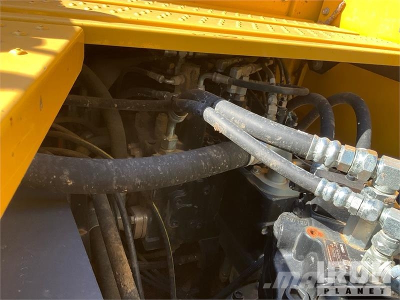 Kobelco SK210LC-11 Tracked Excavator 履帶式 挖土機/掘鑿機/挖掘機