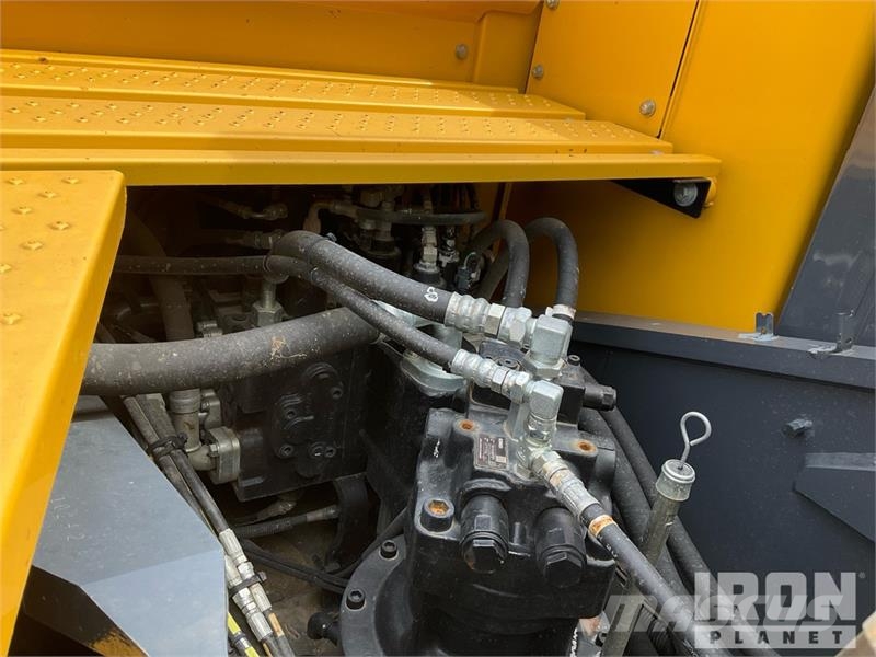 Kobelco SK210LC-11 Tracked Excavator 履帶式 挖土機/掘鑿機/挖掘機
