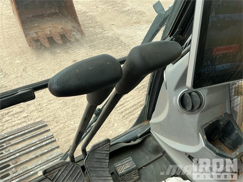 Kobelco SK210LC-11 Tracked Excavator 履帶式 挖土機/掘鑿機/挖掘機