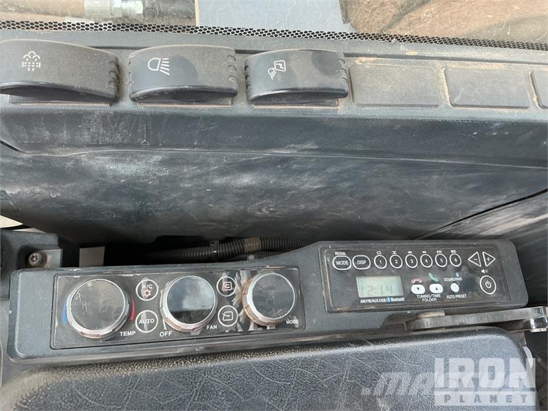 Kobelco SK210LC-11 Tracked Excavator 履帶式 挖土機/掘鑿機/挖掘機