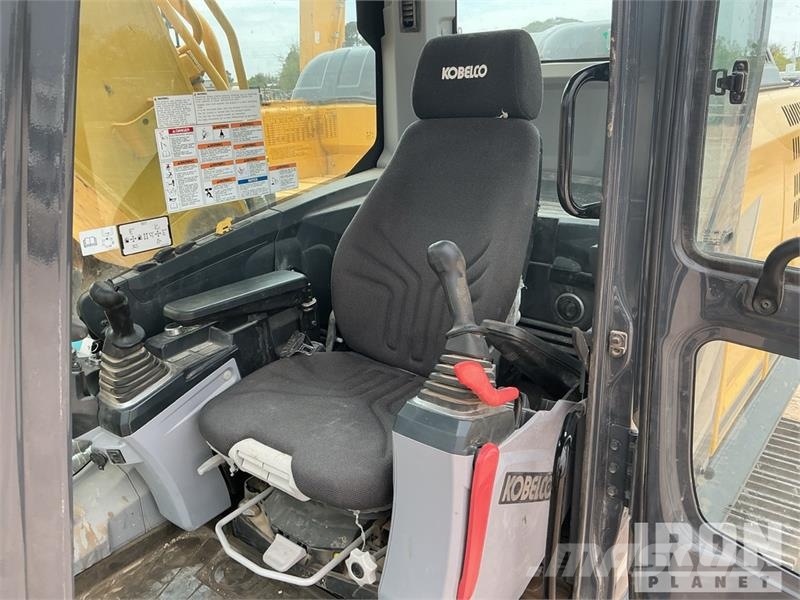 Kobelco SK210LC-11 Tracked Excavator 履帶式 挖土機/掘鑿機/挖掘機