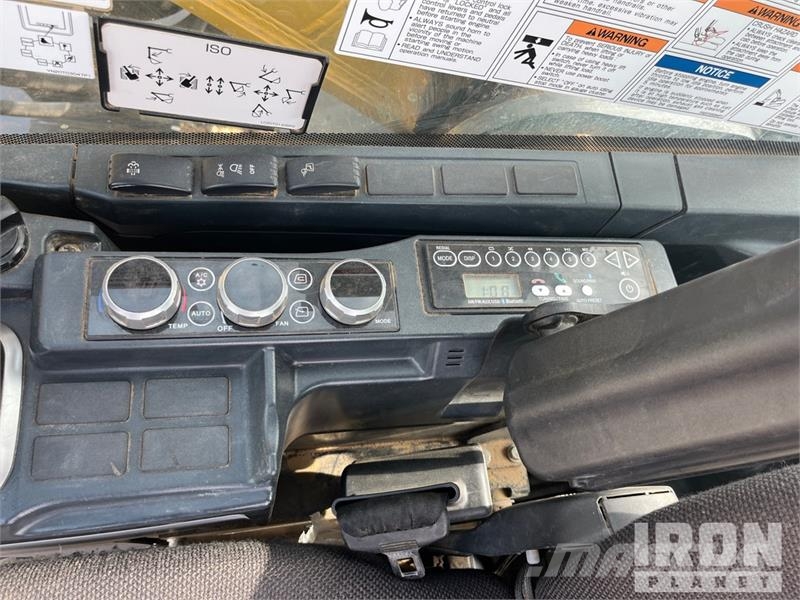 Kobelco SK210LC-11 Tracked Excavator Kāpurķēžu ekskavatori