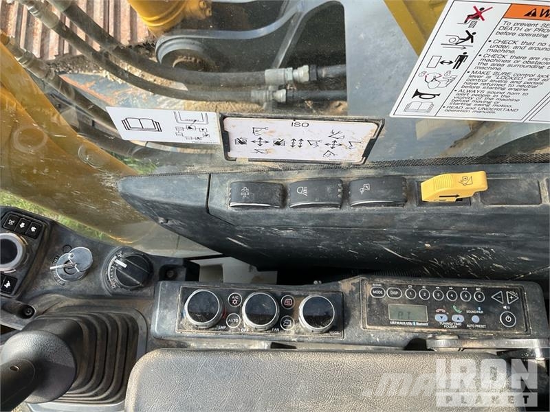 Kobelco SK210LC-11 Tracked Excavator 履帶式 挖土機/掘鑿機/挖掘機