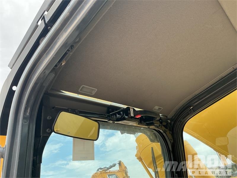 Kobelco SK210LC-11 Tracked Excavator 履帶式 挖土機/掘鑿機/挖掘機