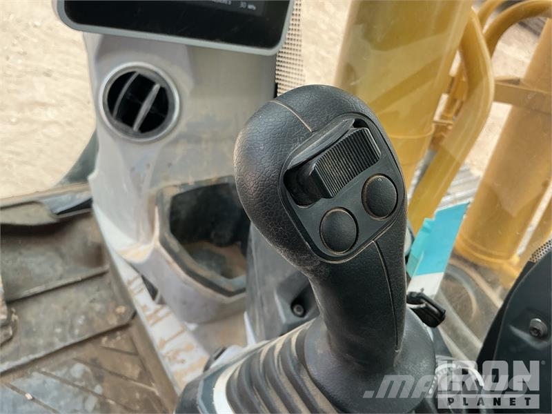 Kobelco SK210LC-11 Tracked Excavator 履帶式 挖土機/掘鑿機/挖掘機