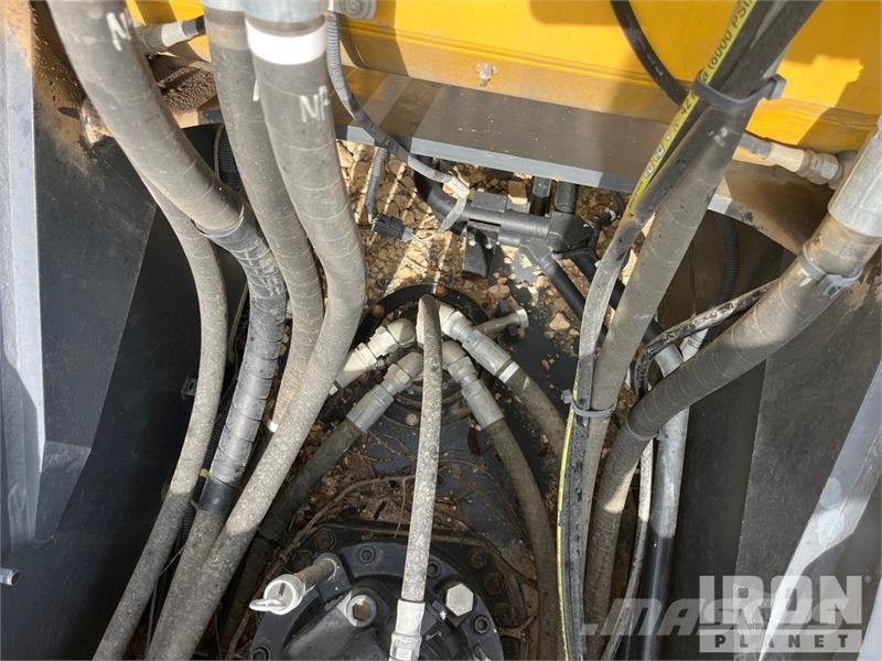 Kobelco SK210LC-11 Tracked Excavator Kāpurķēžu ekskavatori