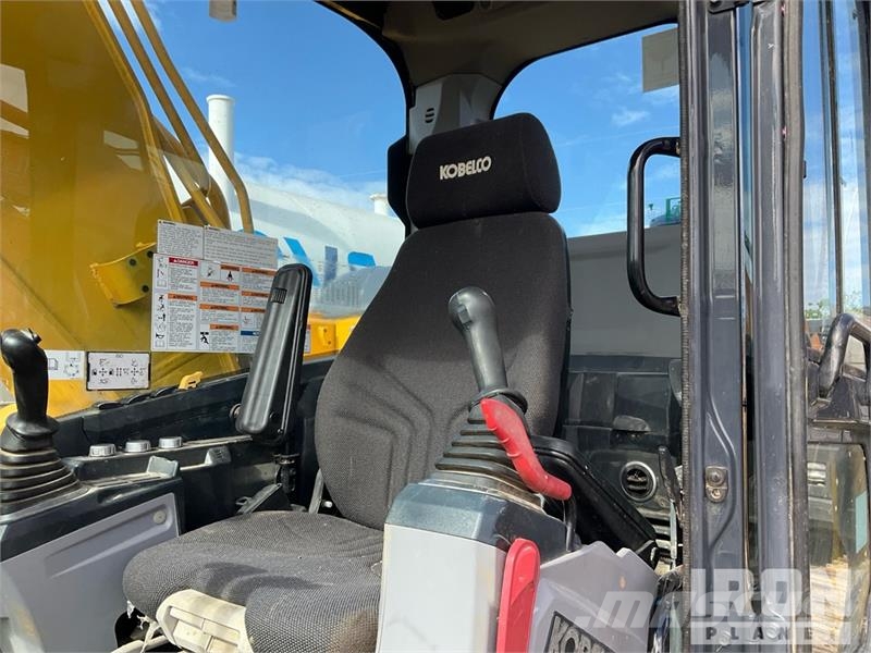 Kobelco SK210LC-11 Tracked Excavator 履帶式 挖土機/掘鑿機/挖掘機