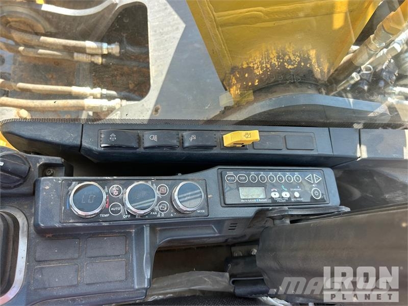 Kobelco SK210LC-11 Tracked Excavator 履帶式 挖土機/掘鑿機/挖掘機