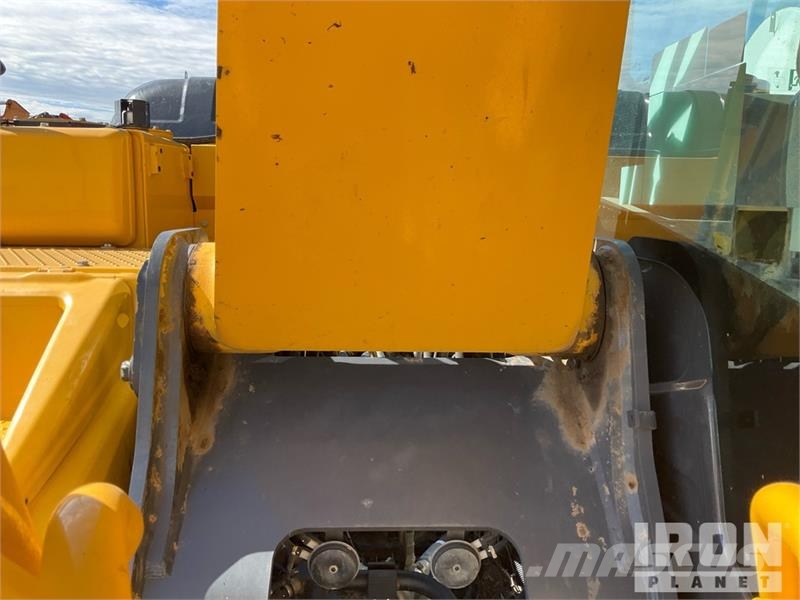 Kobelco SK210LC-11 Tracked Excavator 履帶式 挖土機/掘鑿機/挖掘機