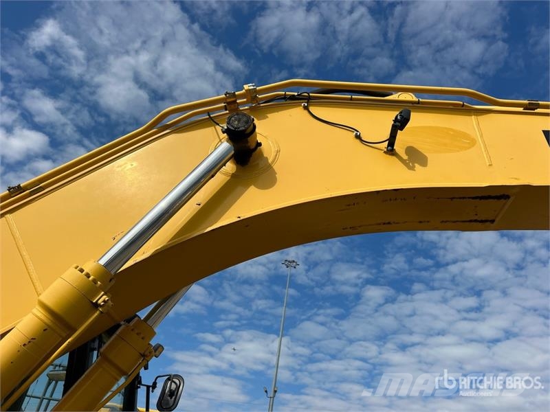Kobelco SK260LC-11 Tracked Excavator Crawler excavators