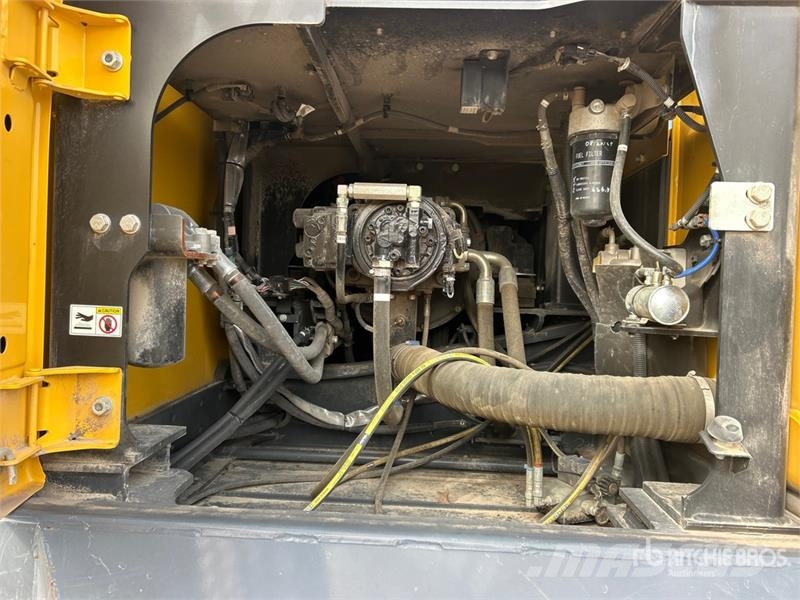 Kobelco SK260LC-11 Tracked Excavator Crawler excavators