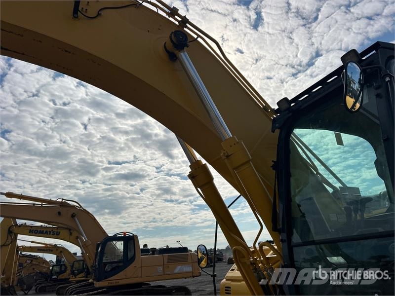 Kobelco SK260LC-11 Tracked Excavator Crawler excavators