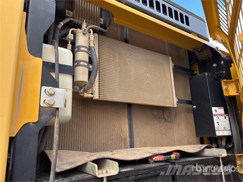 Kobelco SK350 LC Tracked Excavator Гусеничні екскаватори