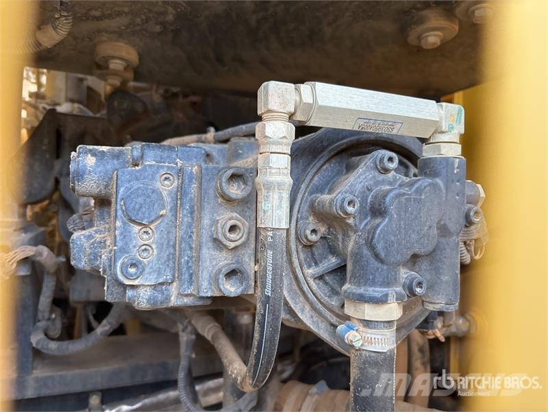 Kobelco SK350 LC Tracked Excavator Гусеничні екскаватори